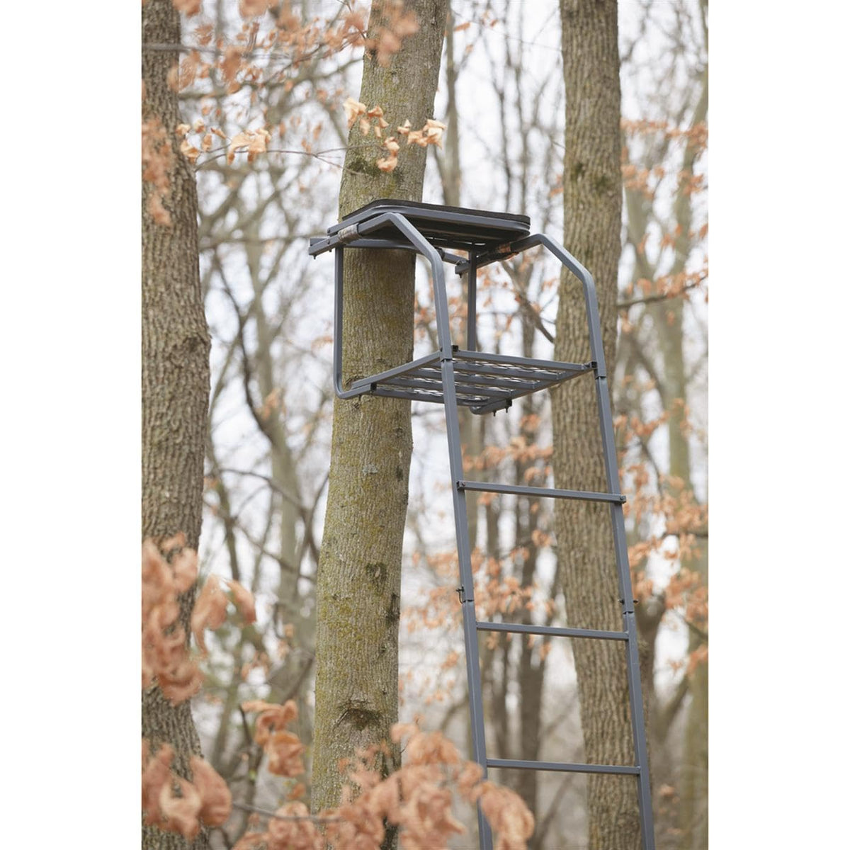 18’ Ladder Tree Stand with Seat and Foot Platform X8235