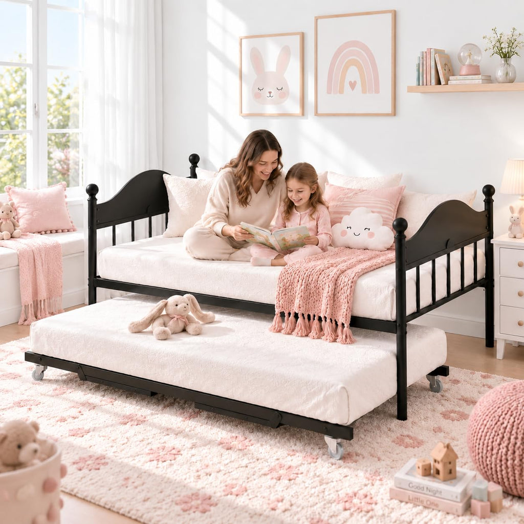 Black Daybed with Pop Up Trundle Q47415